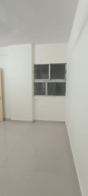 Room in 2 BHK Apartment at Kopar Khairane – for Rent