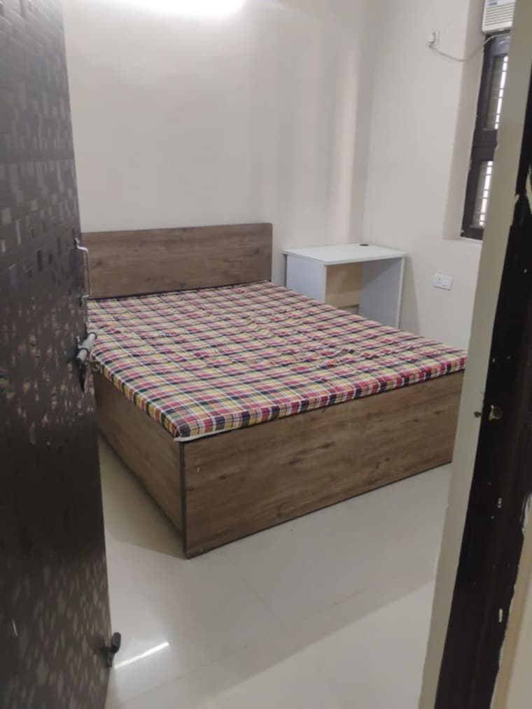 Bedroom, sector 15 2 Bedroom 1000 Sq.Ft. Builder Floor In Sector 15 Gurgaon 10462454