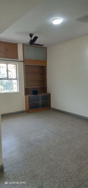 Room in 2 BHK Apartment at Vasant Kunj – for Rent