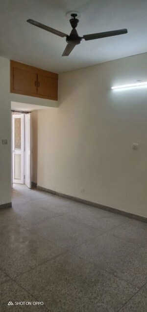 Room in 2 BHK Apartment at Vasant Kunj – for Rent