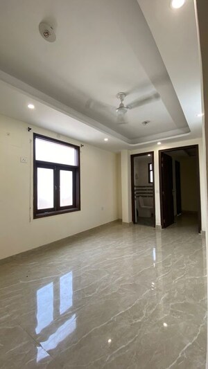 Room in 2 BHK Apartment at Sainik Farm – for Rent