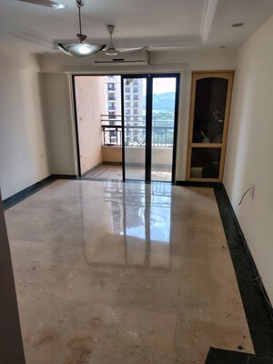 Room in 3 BHK Apartment at Hiranandani Glen Croft, Powai – for Rent