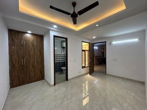 Room in 1 BHK Builder Floor at Saket – for Rent