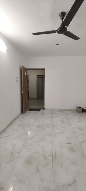 Room in 2 BHK Apartment at Kalpataru Immensa D, Kolshet Road – for Sale