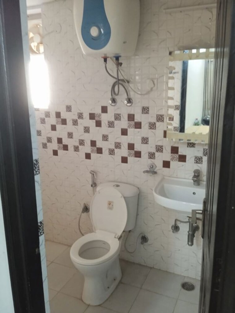 Bathroom, jm-florance 2 Bedroom 950 Sq.Ft. Apartment In Tech Zone 4 Greater Noida Greater Noida 10462527