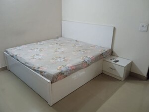 Bedroom in 2 BHK Apartment at JM Florance, Tech Zone 4 Greater Noida – for Rent