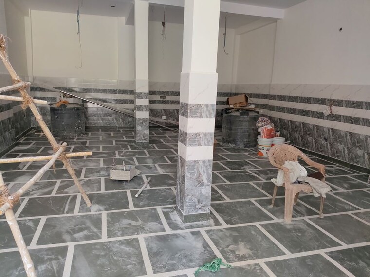 Balcony, sector 65 Commercial Warehouse 1000 Sq.Ft. In Sector 65 Noida 10462523