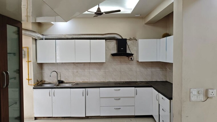 Kitchen, sector 16 a 6 Bedroom 4500 Sq.Ft. Penthouse In Sector 16 A Faridabad 10462521