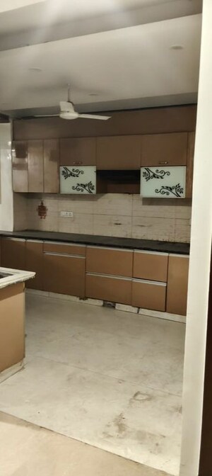 Kitchen in 3 BHK Builder Floor at Sector 40 – for Rent
