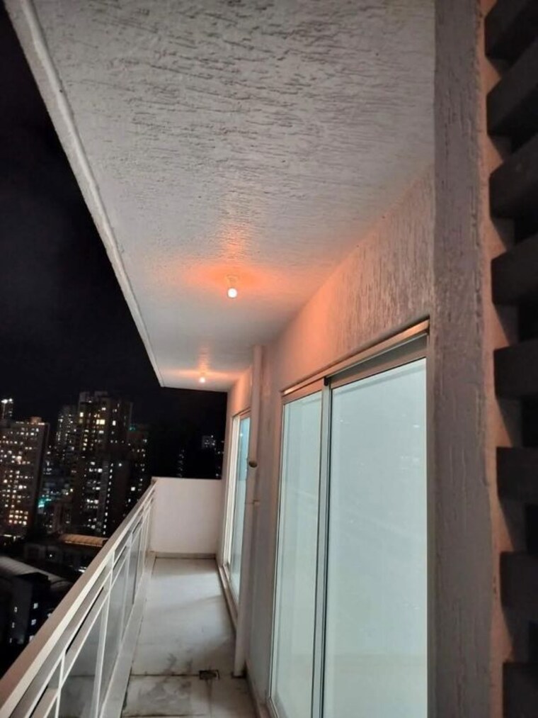 Balcony, sugee-atharva 2 Bedroom 850 Sq.Ft. Apartment In Prabhadevi Mumbai 10462554