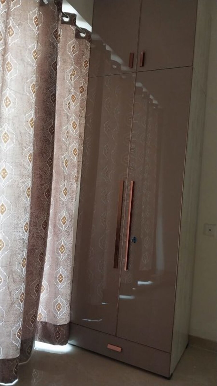 Bathroom, signature-global-park-4-and-5 2.5 Bedroom 1081 Sq.Ft. Builder Floor In Sohna Sector 36 Gurgaon 10462519
