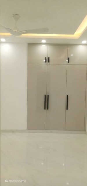 Room in 4 BHK Builder Floor at Vasant Kunj – for Sale