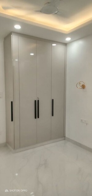 Room in 4 BHK Builder Floor at Vasant Kunj – for Sale