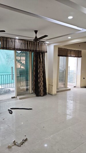 Room in 3 BHK Apartment at BPTP Discovery Park, Sector 80 – for Rent