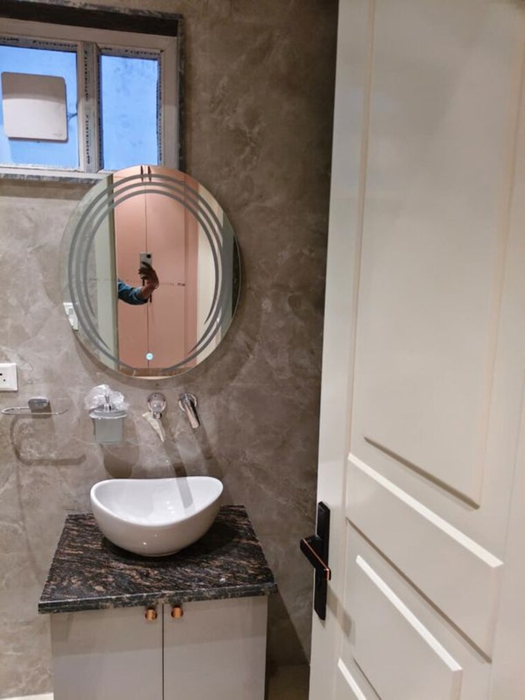 Bathroom, naraina 3 Bedroom 180 Sq.Yd. Builder Floor In Naraina Delhi 10460405