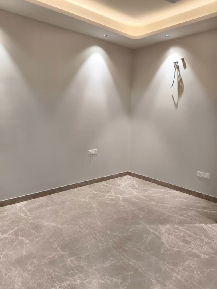 Room, naraina 3 Bedroom 180 Sq.Yd. Builder Floor In Naraina Delhi 10460405
