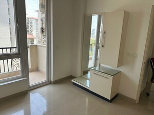 Room in 3.5 BHK Apartment at Smart World The Edition, Sector 66 – for Sale