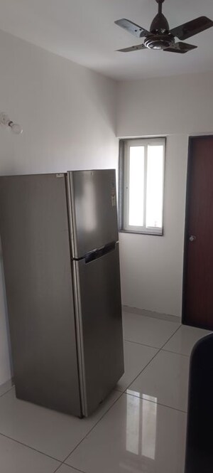 Room in 2 BHK Apartment at Saiguru Uday Heights, Kharadi – for Rent