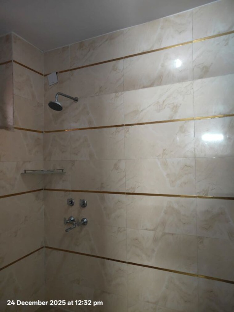 Bathroom, rwa-apartments-sector-15 6+ Bedroom 200 Sq.Mt. Villa In Sector 15 Noida 10462609