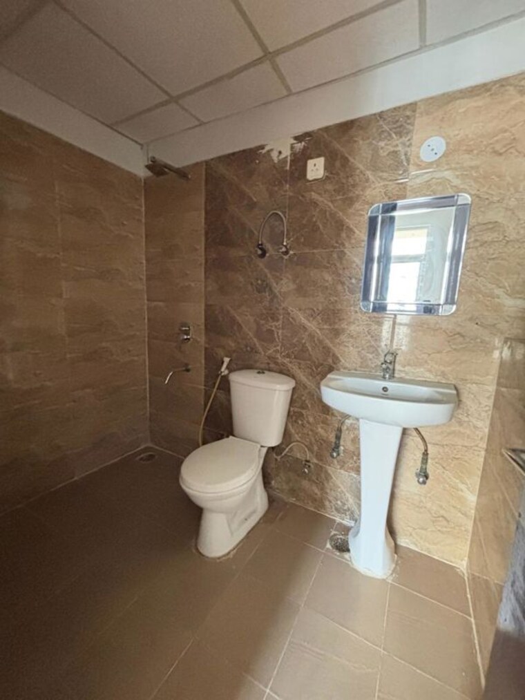 Bathroom, skytech-merion-residency-2 3.5 Bedroom 1700 Sq.Ft. Apartment In Sain Vihar Ghaziabad 10462569