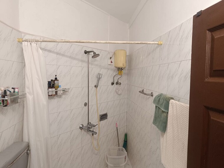 Bathroom, bandra west 2 Bedroom 700 Sq.Ft. Apartment In Bandra West Mumbai 10462630