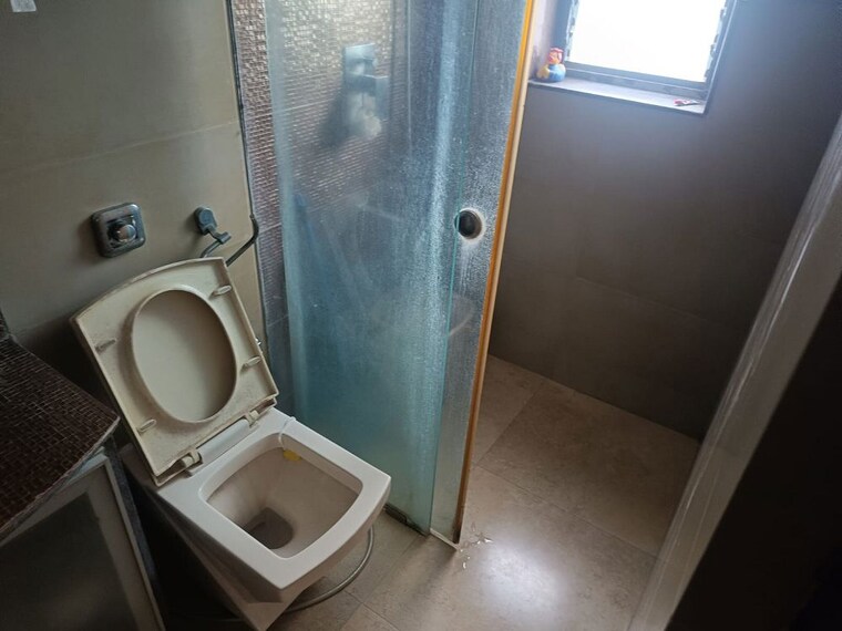 Bathroom, bandra west 2 Bedroom 700 Sq.Ft. Apartment In Bandra West Mumbai 10462630