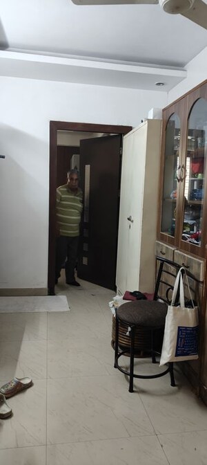 Team Area in 3 BHK Apartment at Vasant Kunj – for Rent