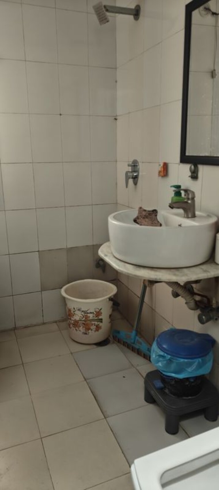 Bathroom, vasant kunj 3 Bedroom 1800 Sq.Ft. Apartment In Vasant Kunj Delhi 10462642