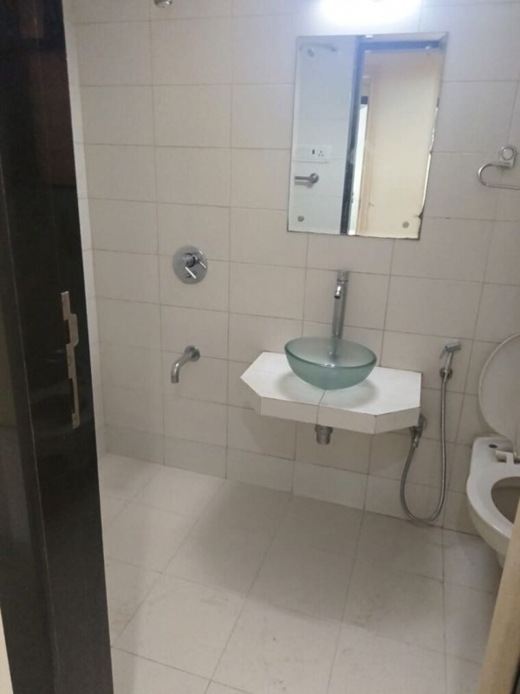 Bathroom, navin nagar 2 Bedroom 700 Sq.Ft. Apartment In Navin Nagar Mumbai 10462658