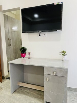 Bathroom in 1 BHK Builder Floor at Sector 23 – for Rent
