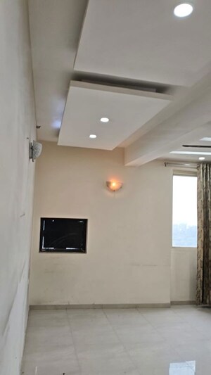 3 BHK Apartment For Rent in Omaxe Royal Residency Faridabad, Sector 79