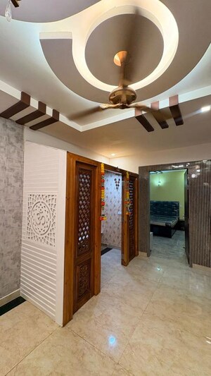 Bedroom in 6 BHK Apartment at MI Rustle Court, Gomti Nagar – for Rent