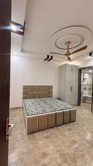 Bedroom in 6 BHK Apartment at MI Rustle Court, Gomti Nagar – for Rent