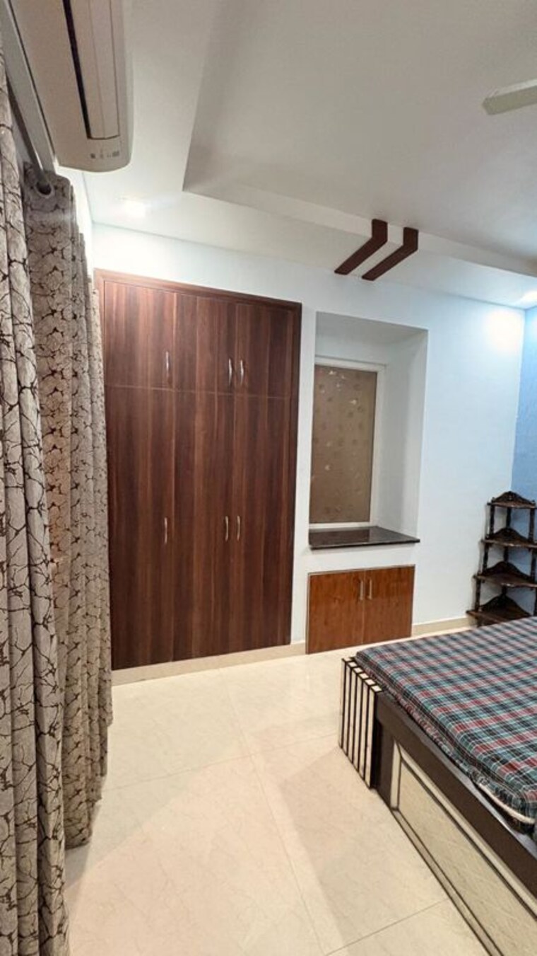 Bedroom, mi-rustle-court 6 Bedroom 4250 Sq.Ft. Apartment In Gomti Nagar Lucknow 10462675