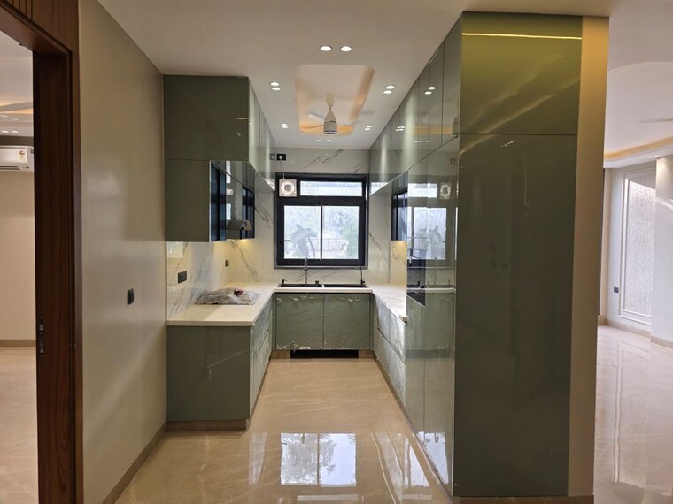 Kitchen, dlf-alameda-independent-floors 4 Bedroom 360 Sq.Yd. Builder Floor In Sector 73 Gurgaon 10462674