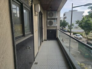 Kitchen in 4 BHK Builder Floor at DLF Alameda Independent Floors, Sector 73 – for Sale