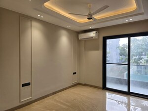 Room in 4 BHK Builder Floor at DLF Alameda Independent Floors, Sector 73 – for Sale