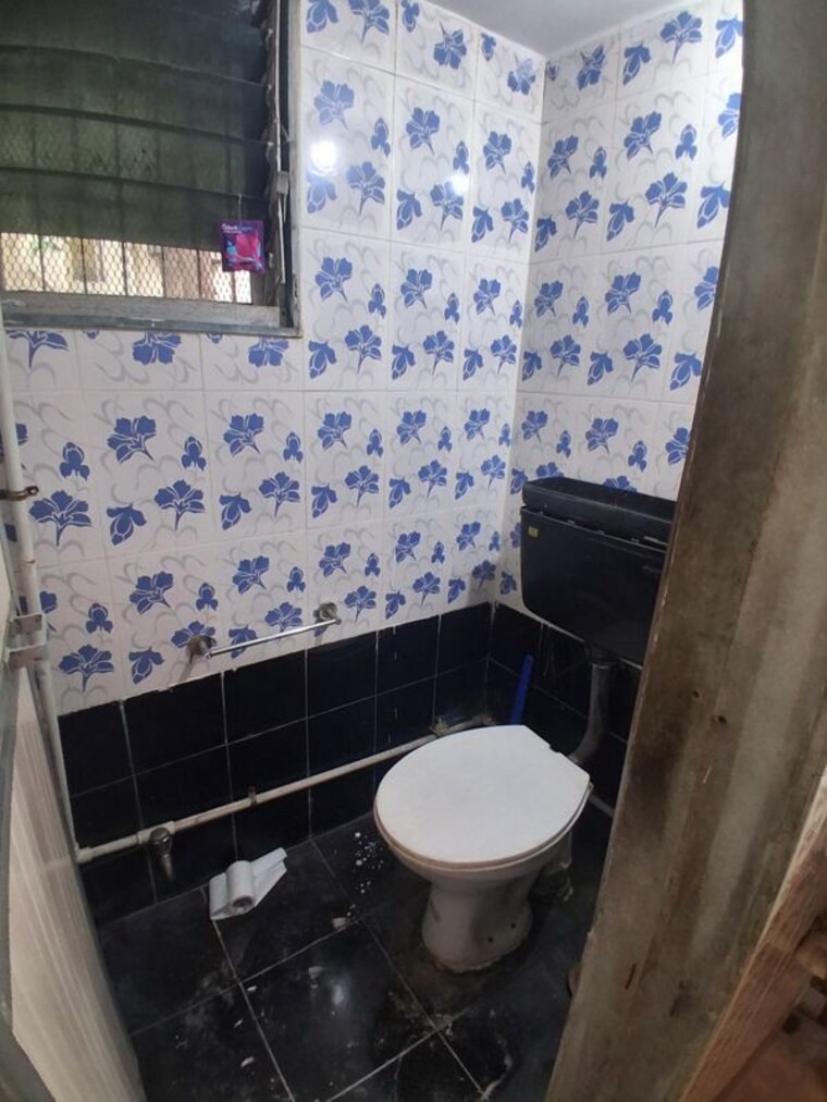 Washroom, shri-kunj-chs 1 Bedroom 530 Sq.Ft. Apartment In Chembur Mumbai 10462715