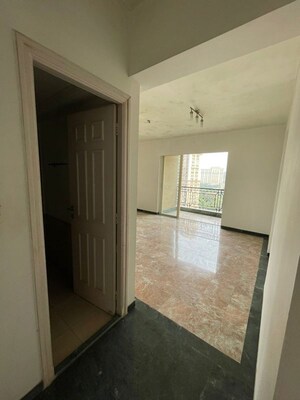Room in 4 BHK Apartment at Hiranandani Gardens Odyssey I II, Powai – for Sale
