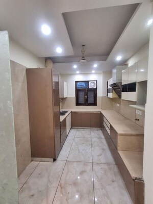 Kitchen in 3 BHK Builder Floor at Sector 46 – for Rent