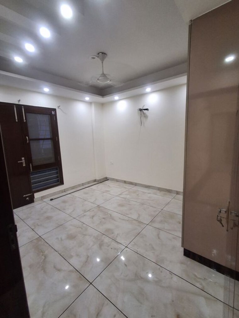 Room, sector 46 3 Bedroom 1800 Sq.Ft. Builder Floor In Sector 46 Gurgaon 10462728