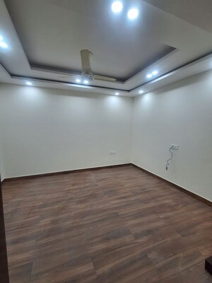 Room in 3 BHK Builder Floor at Sector 46 – for Rent