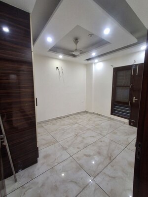 Bathroom in 3 BHK Builder Floor at Sector 46 – for Rent