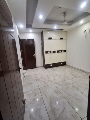 Bathroom in 3 BHK Builder Floor at Sector 46 – for Rent