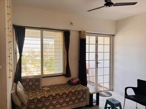 Room in 1 BHK Apartment at Kishor Platinum Towers, Wakad – for Rent