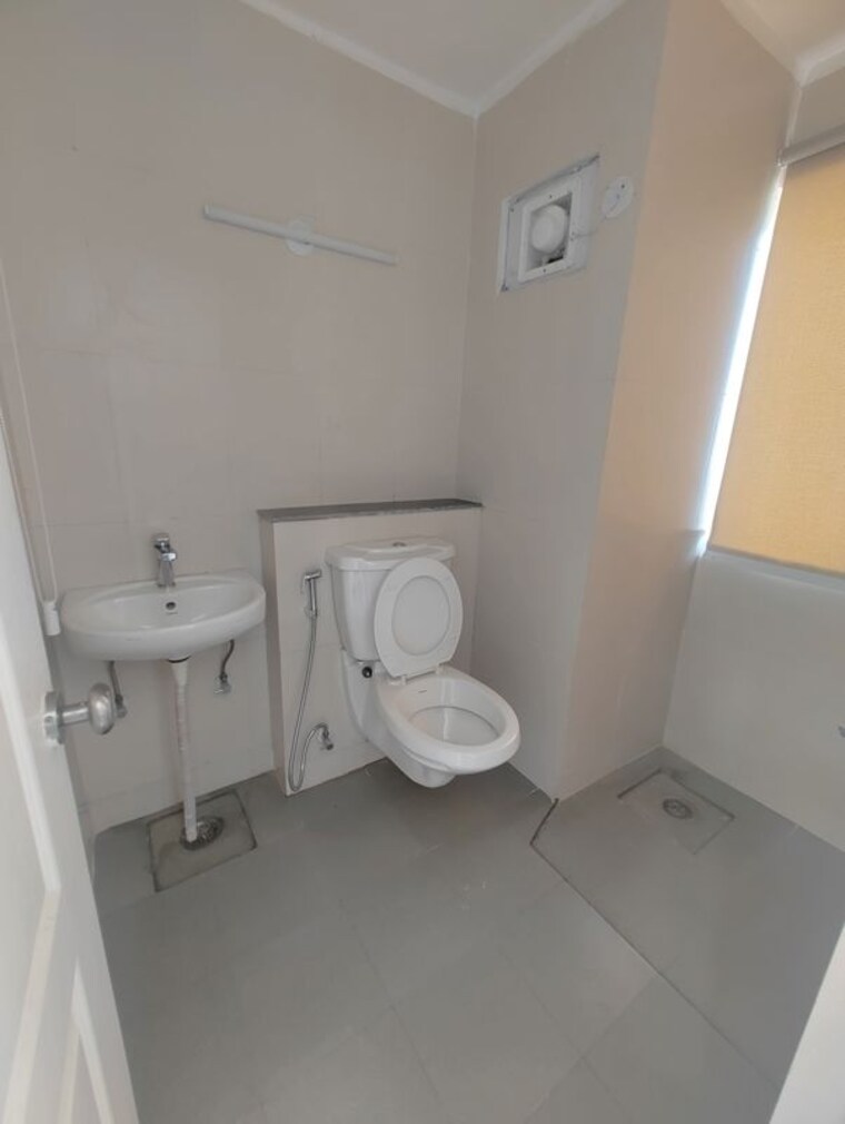 Bathroom, dah-greentech-nx-corporate-suites Studio 595 Sq.Ft. Apartment In Tech Zone 4 Greater Noida Greater Noida 10462747