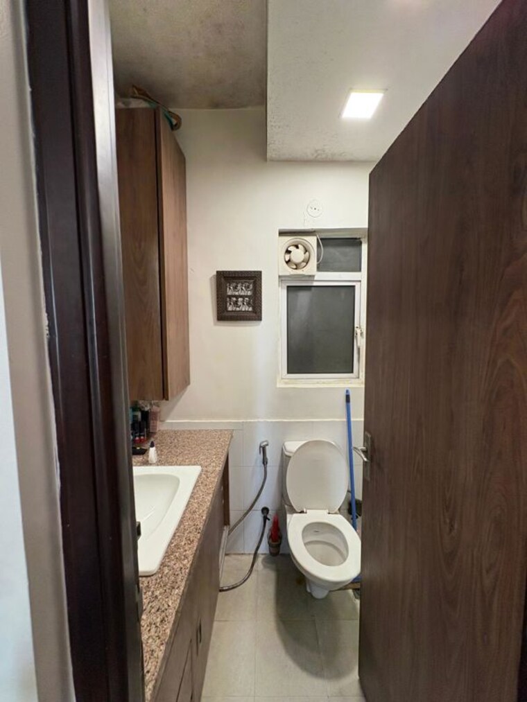 Bathroom, dlf-capital-greens-phase-i-and-ii 3 Bedroom 1618 Sq.Ft. Apartment In Moti Nagar Delhi 10462753
