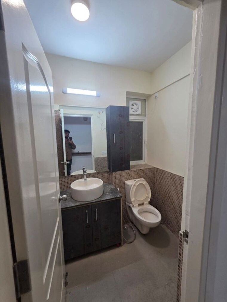 Bathroom, silverglades-the-melia 2.5 Bedroom 1425 Sq.Ft. Apartment In Sohna Sector 35 Gurgaon 10462789