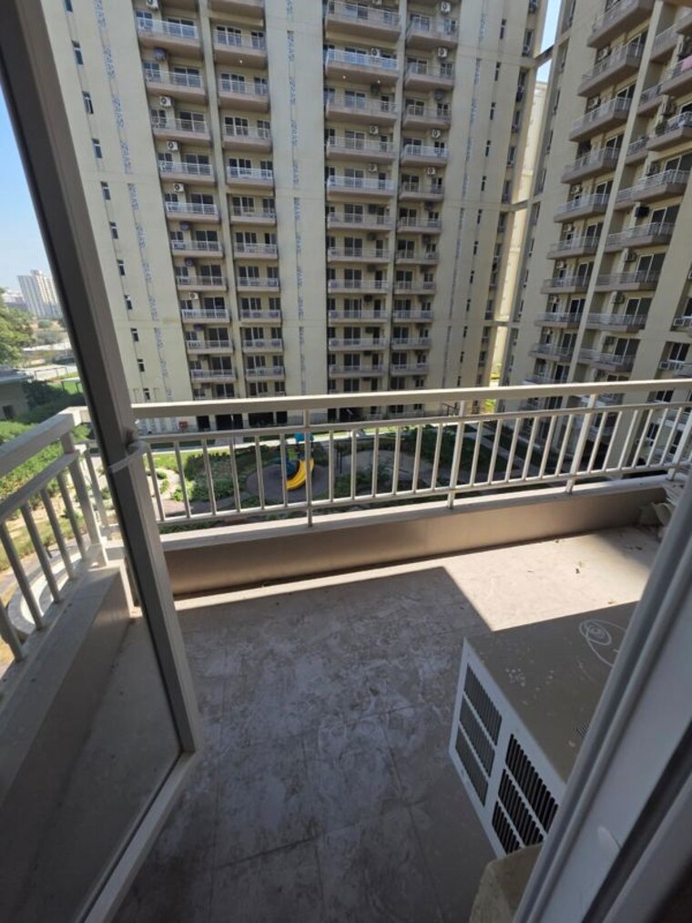 Balcony, silverglades-the-melia 2.5 Bedroom 1425 Sq.Ft. Apartment In Sohna Sector 35 Gurgaon 10462789