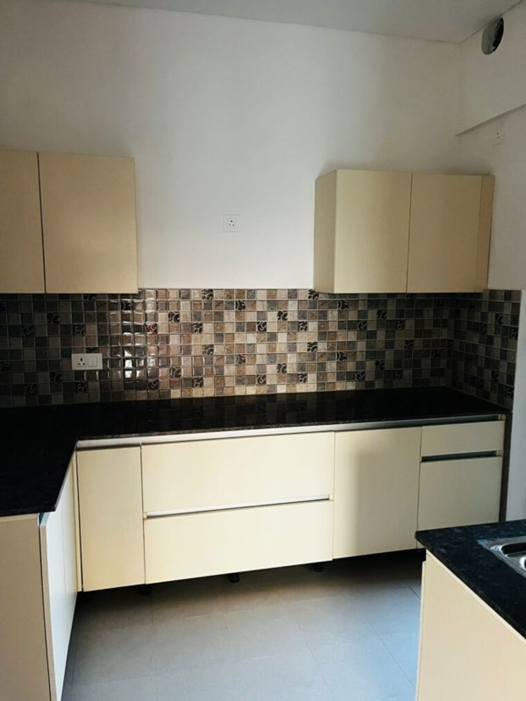 Kitchen, silverglades-the-melia 2.5 Bedroom 1425 Sq.Ft. Apartment In Sohna Sector 35 Gurgaon 10462789